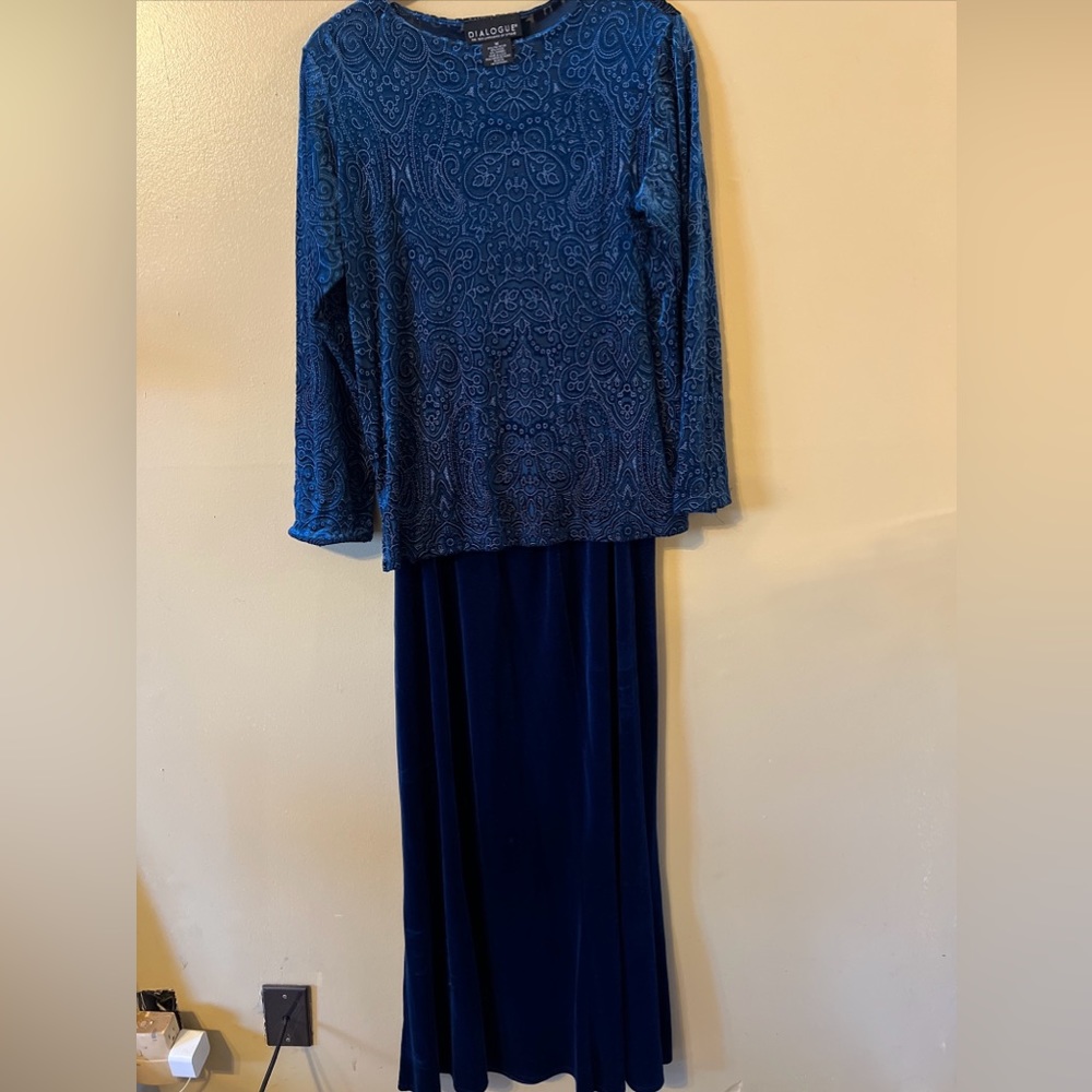 Dialogue  M Deep Turquoise velvet long sleeve top / matching skirt set F